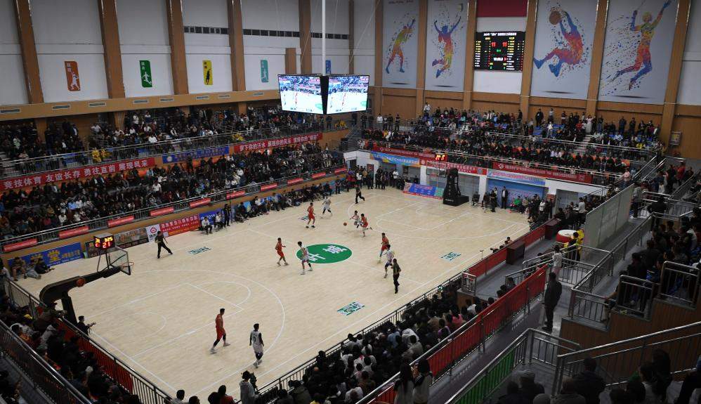 大漠与雪山拦不住一颗飞向天边的篮球