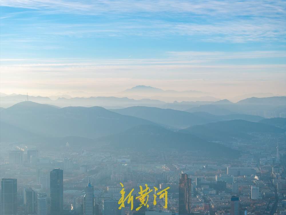 朝晖染城郭，山湖共入画！泰山千佛山大明湖同框