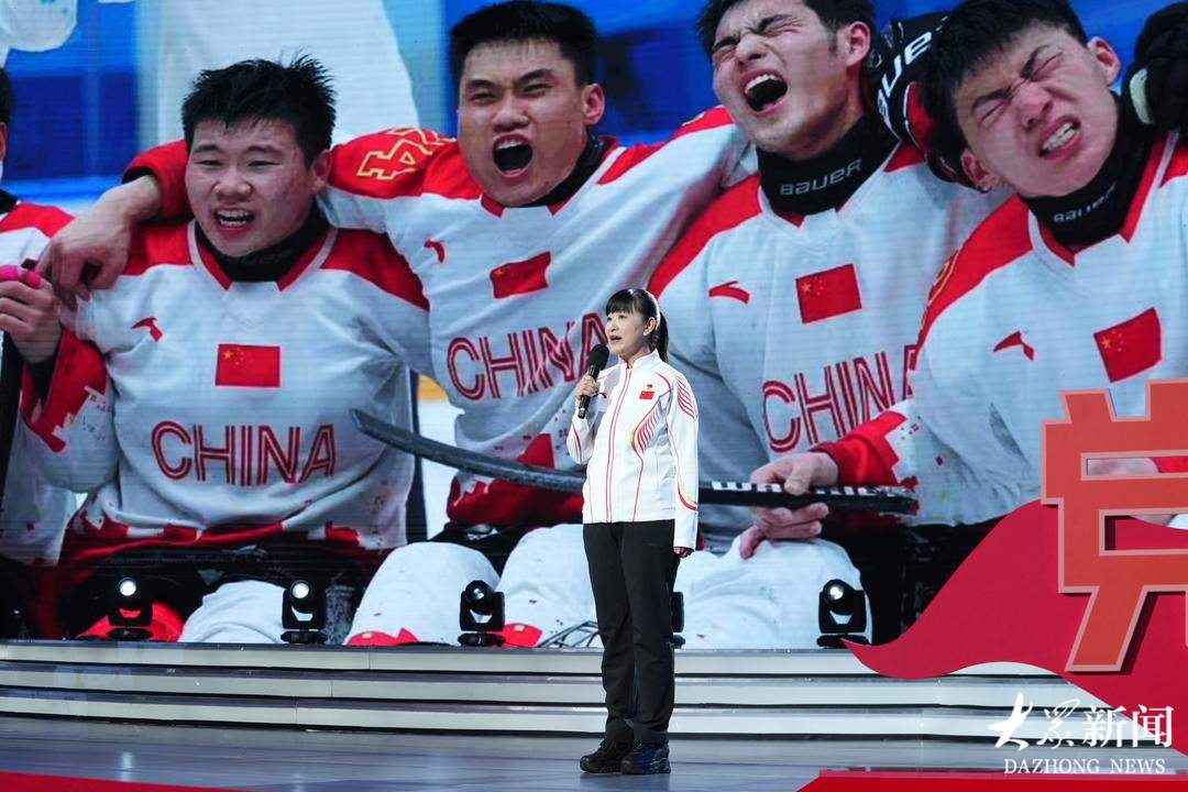 通过这堂课,看见榜样、汲取力量