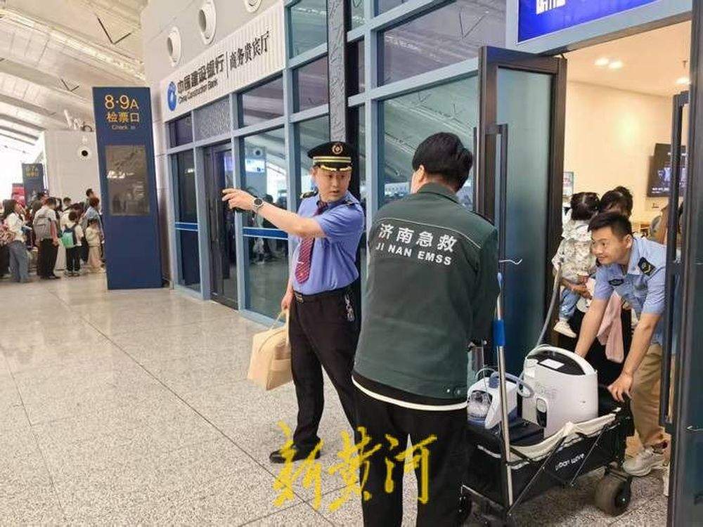 铁轨上的温度！紧急转运吸氧婴儿，济南东站上演生命接力