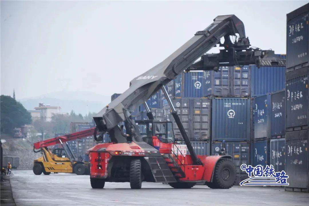 龙年大吉!“龙”字号车站送上祝福