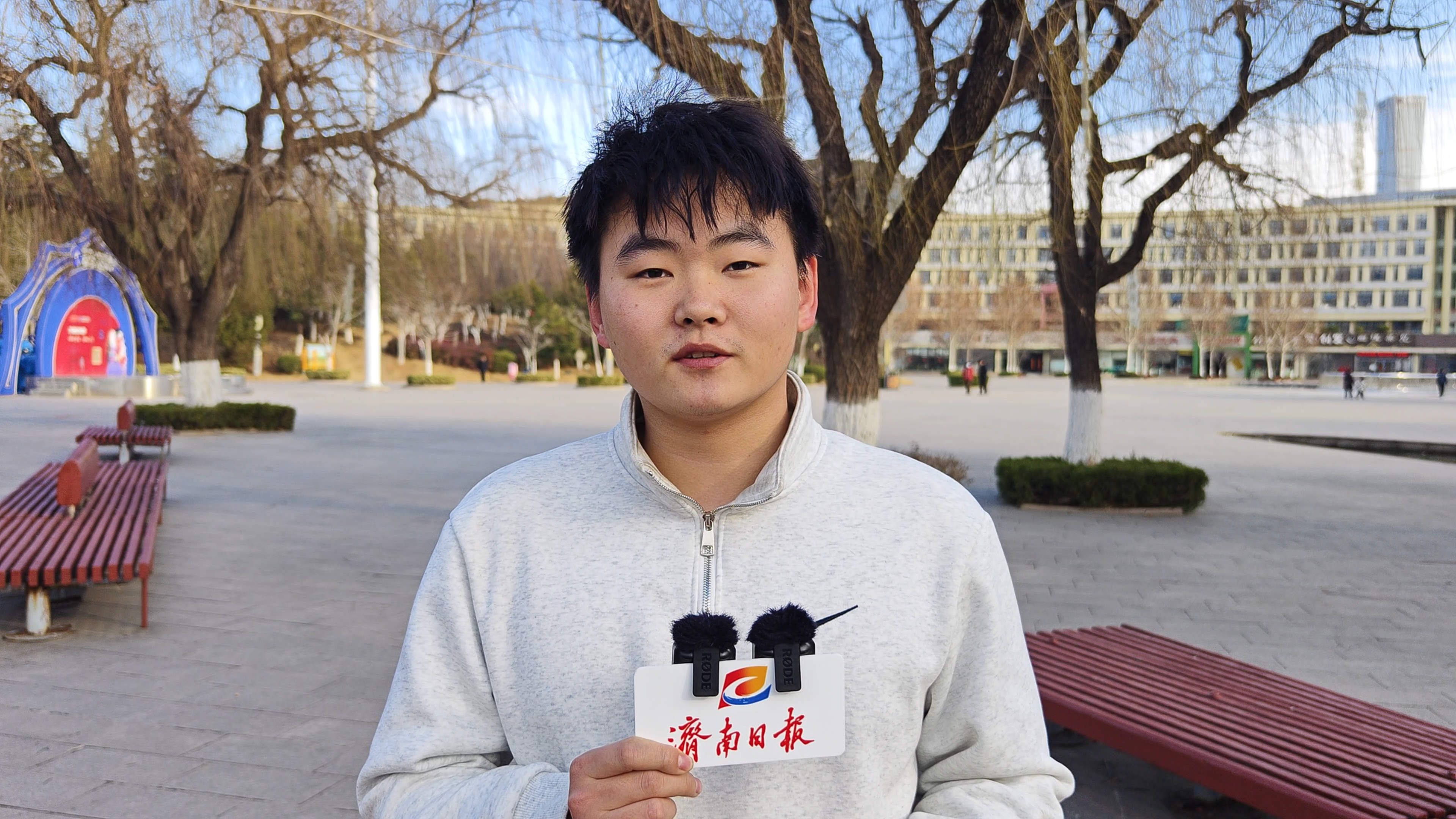 DeepSeek又将AI工具推上“搞钱”风口——普通人怎样当好“AI玩家”？