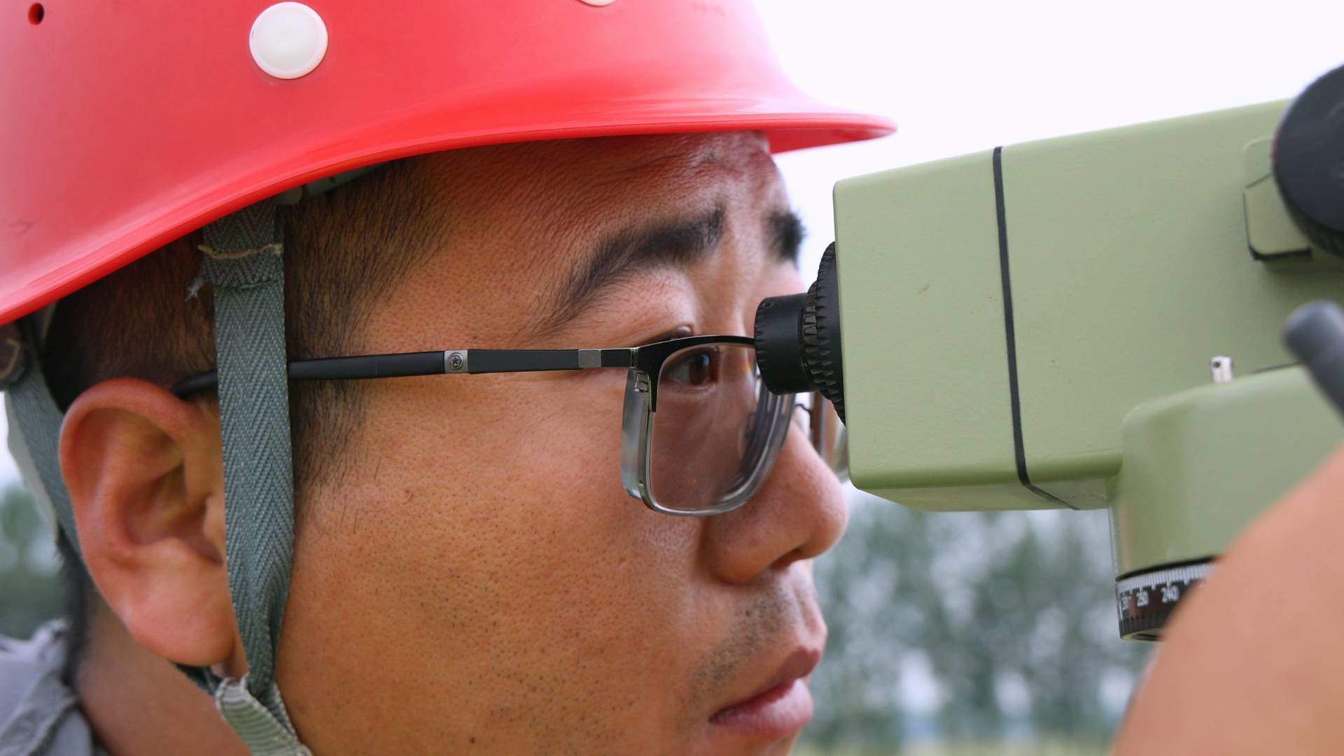 青春筑梦高速路 心无旁骛勇担当 一睹济南至宁津高速青年的young子｜青春思政课