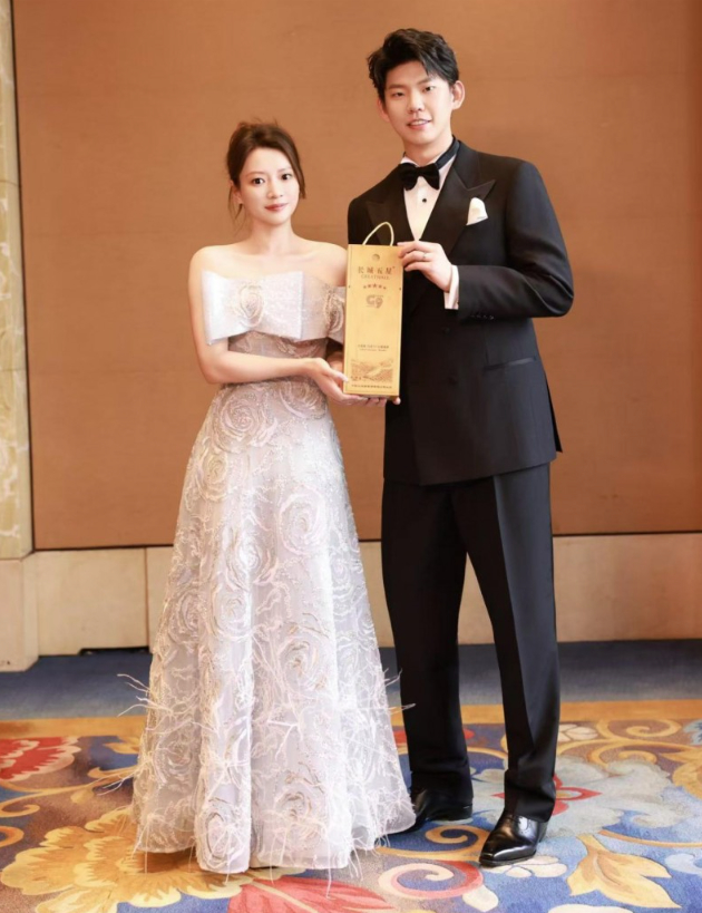 从冠军婚礼看婚宴用酒选择：长城五星成高端宴席常见身影