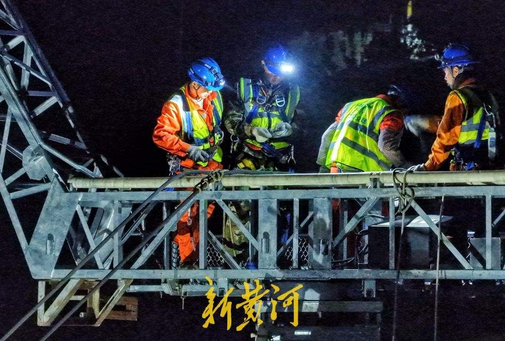 收官攻坚！济枣铁路枣庄段最后一条220kV高压线迁改送电