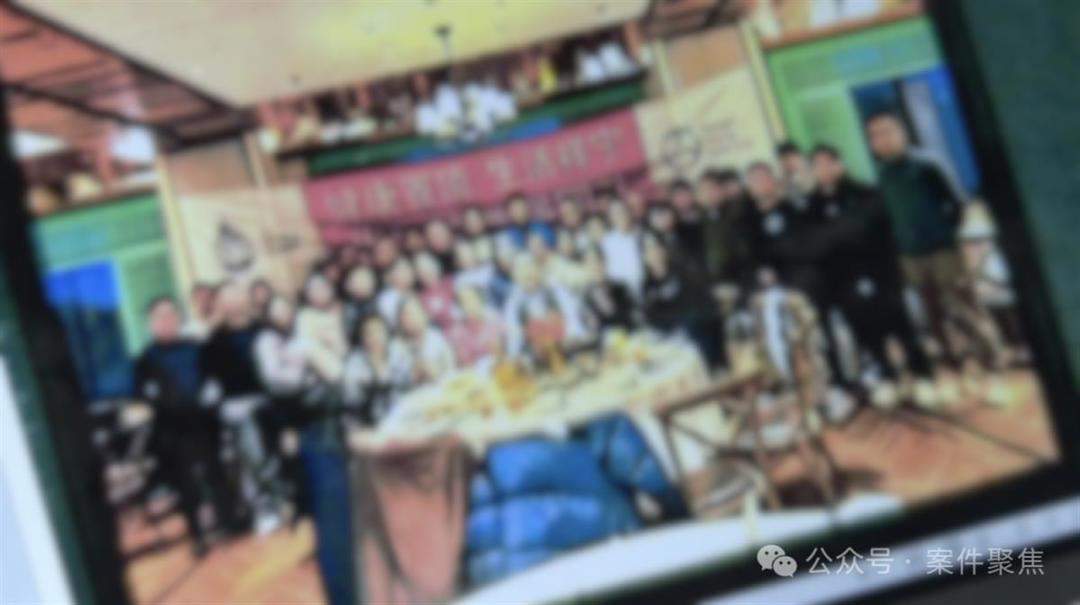 男子年会上四处敬酒醉亡，还曾有人出事前敬酒26次，均自担八成责任