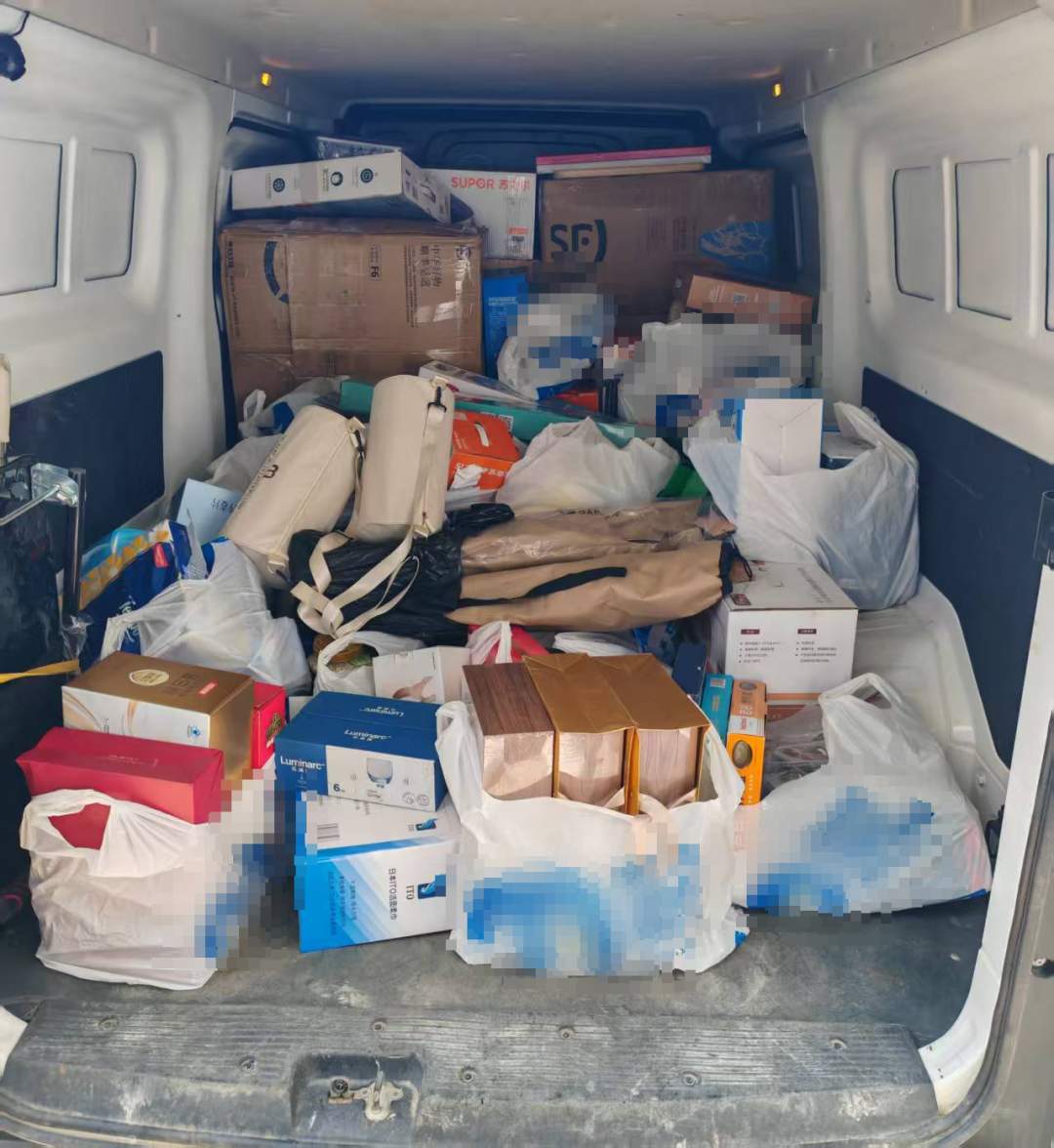 女子两年下单476笔“0元购”：利用平台漏洞退款不退货，“薅羊毛”25万元；警方：涉嫌诈骗罪已立案