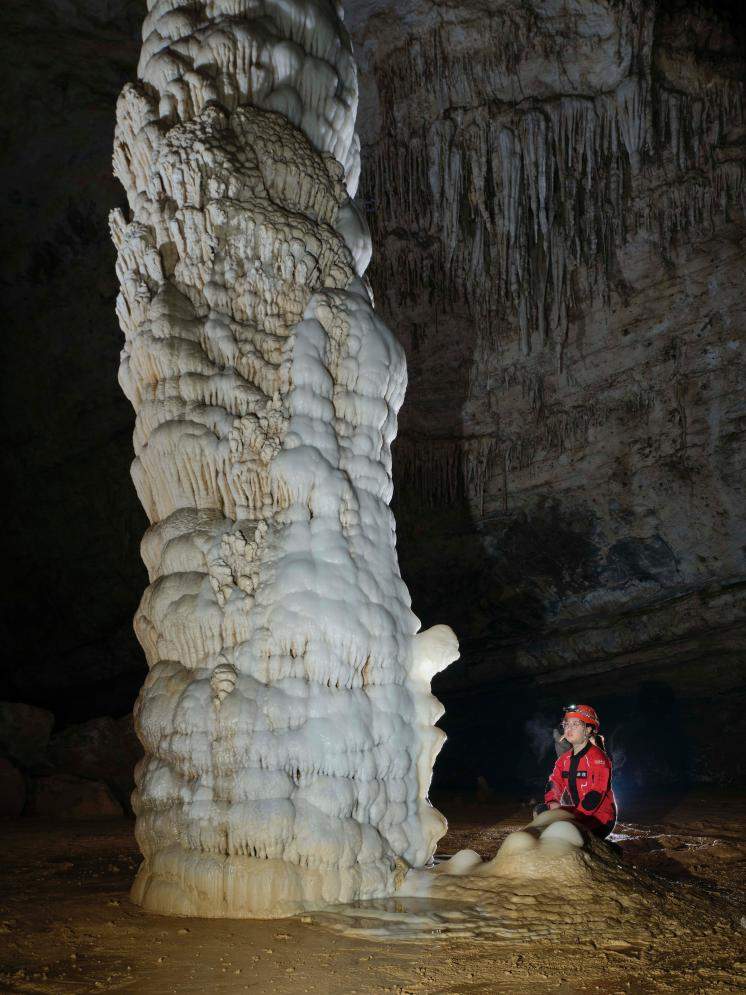 贵州遵义发现4.8亿年“地下水晶宫”