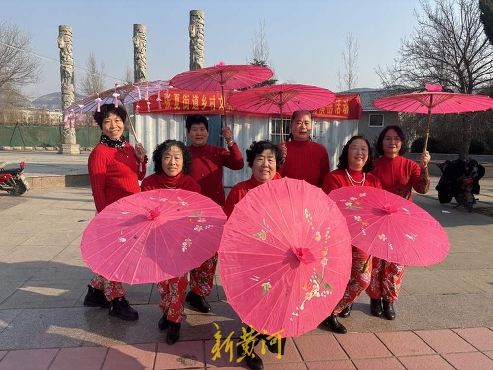 免费教跳舞22年，济南古稀老人自掏腰包买器材，带领舞队“玩出”青年风采