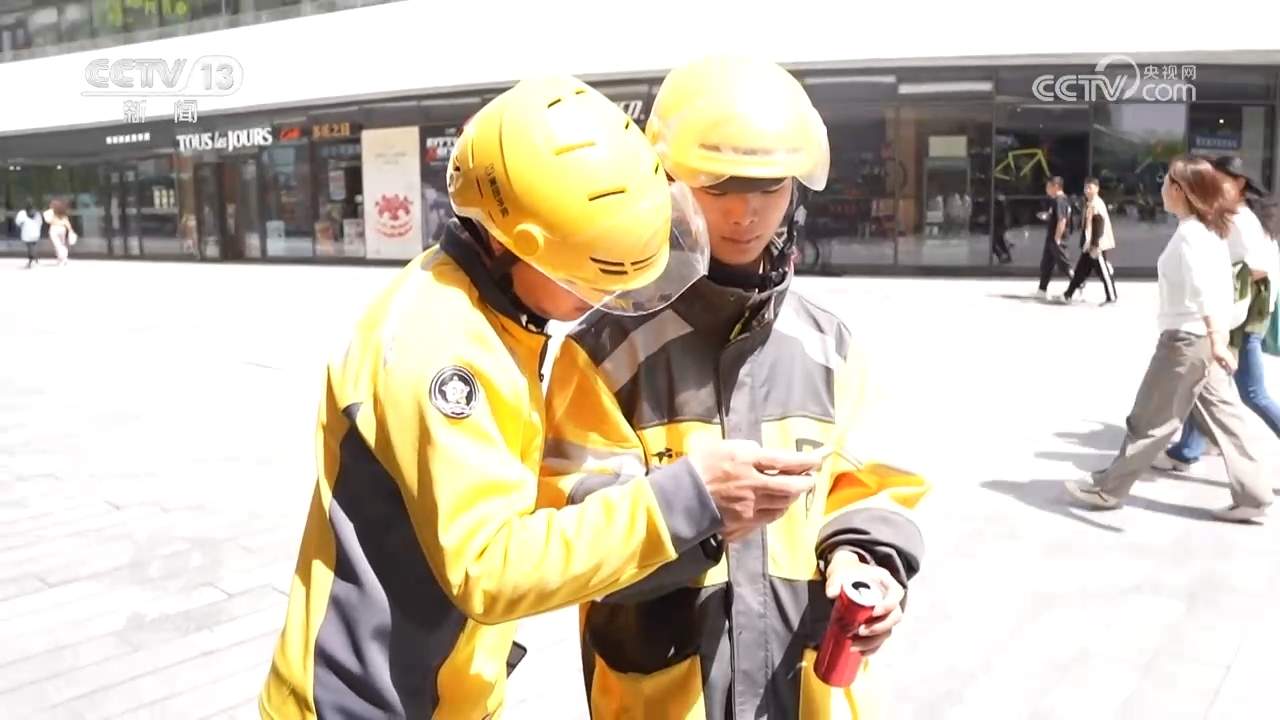 焦点访谈｜微光成炬！平凡岗位上的劳动者描绘奋进的中国