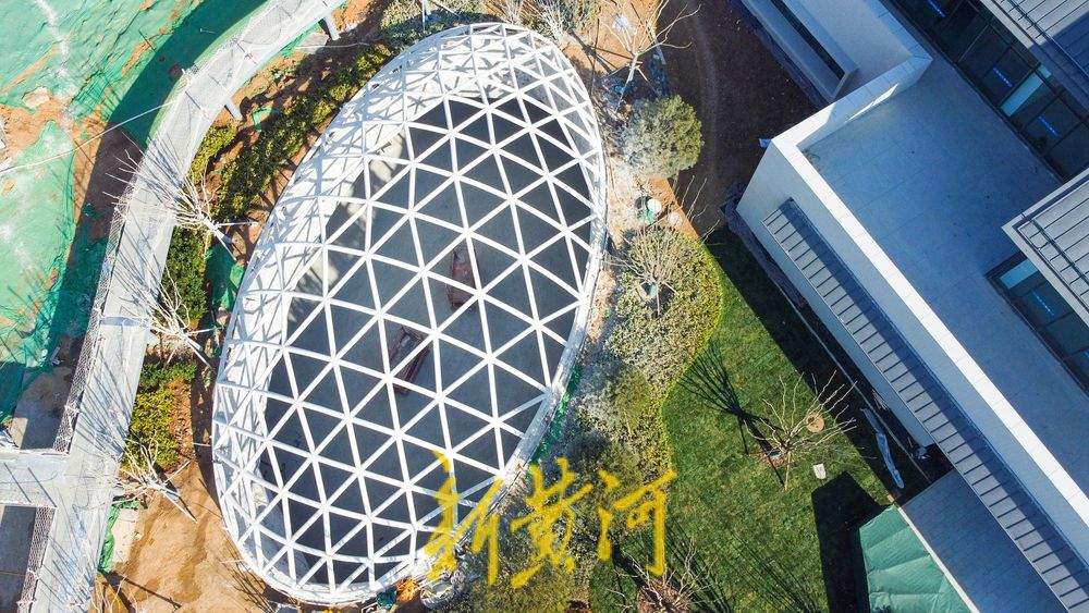 槐苑文化体育公园露新颜，地下空间建有大型采光窗