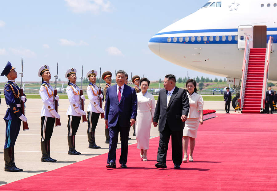 习近平抵达平壤开始对朝鲜进行国事访问