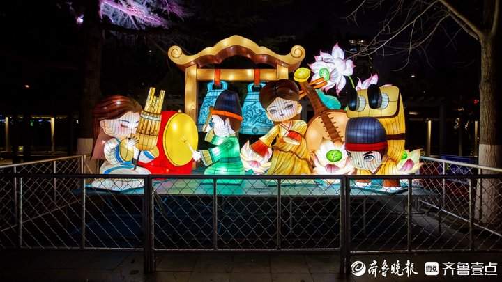 美轮美奂，天下第一泉迎春花灯会多组花灯调试亮灯