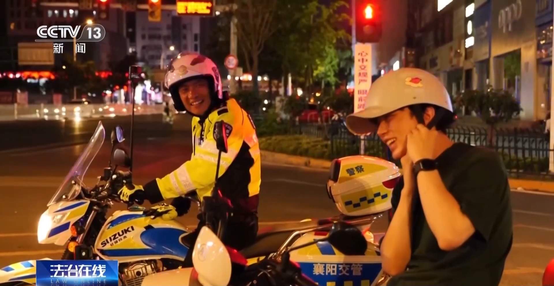 全网播放超50亿 交警“碎碎念”劝戴头盔比罚款还管用