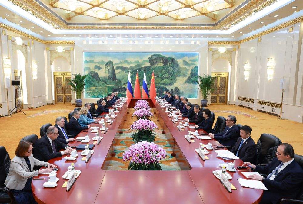 习近平同俄罗斯总统普京会谈