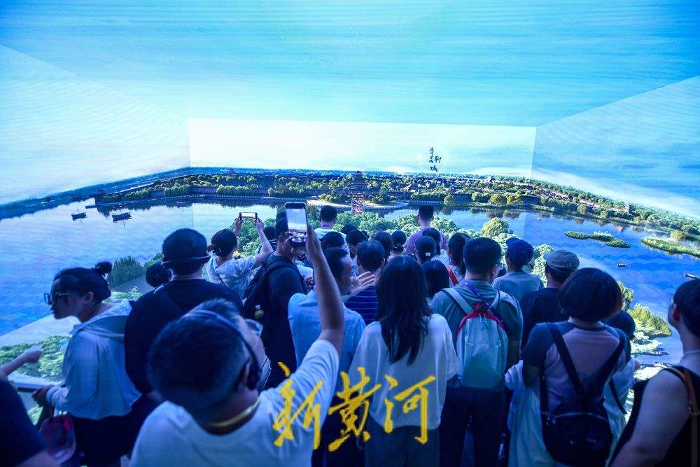 暑期文化场馆研学游火热 学生组团开启文化游 