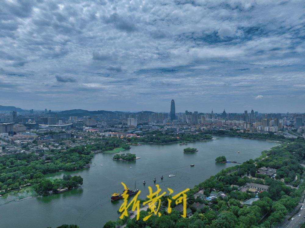 雨后泉城颜值高 蓝天白云治愈感满满