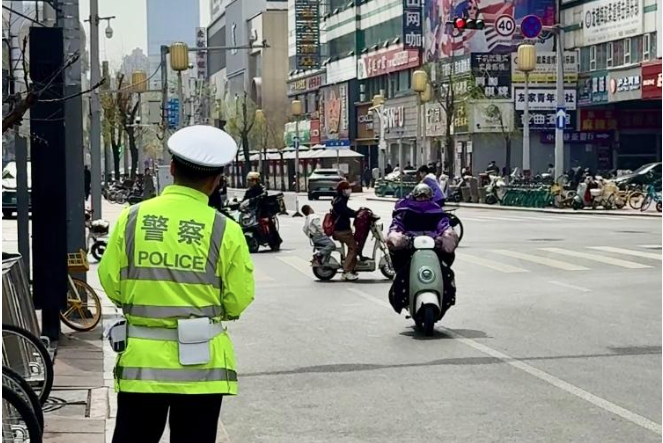 “超时罚款”取消后，外卖骑手为何仍“闯红灯”？