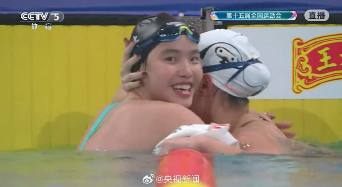 13岁小孩姐破尘封13年亚洲纪录！于子迪女子200米混摘金