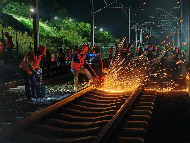 潍烟高铁即将“牵手”烟台站、芝罘站、烟台南站，实现接轨联通