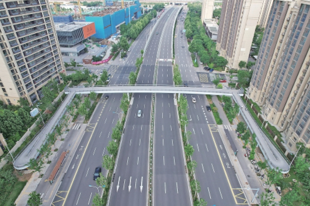 不仅是交通设施，更是城市景观，这件民生实事引人关注——空中走廊，有“心”啦！