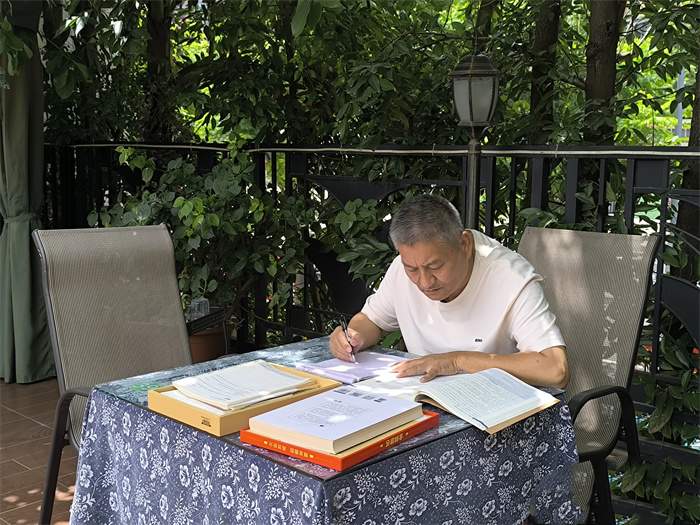 57岁考生梁实将迎来第28次高考，期待画上圆满句号