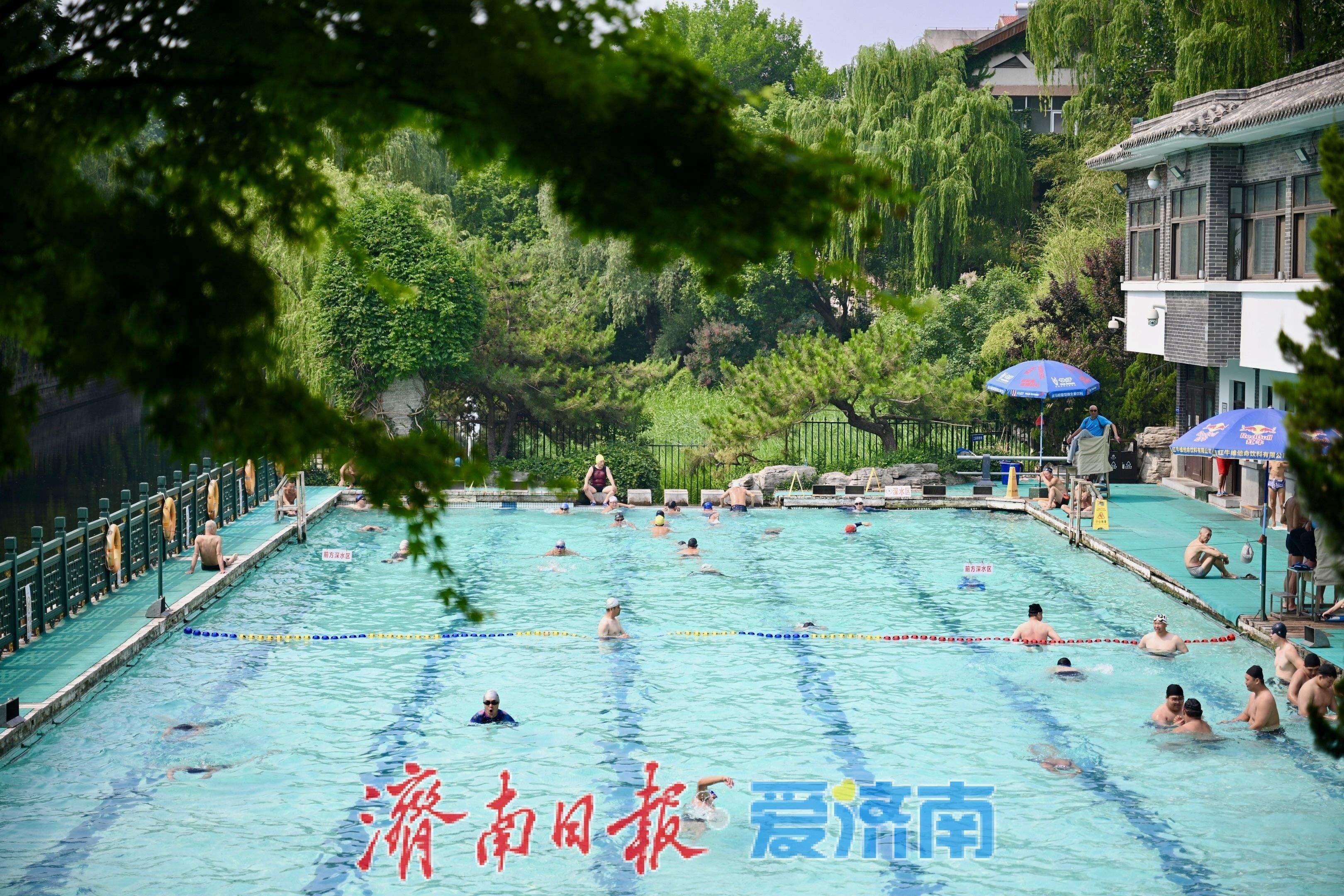 济南泉水浴场成初夏“避暑天堂” 市民游客畅享天然清凉