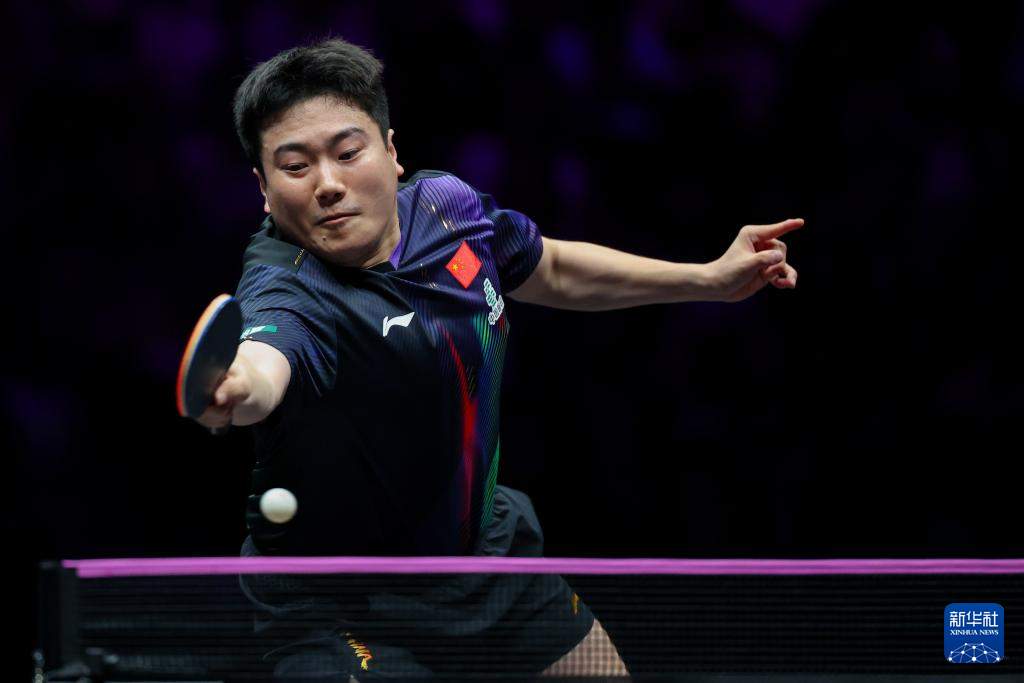 乒乓球——WTT重庆冠军赛：梁靖崑晋级男单16强
