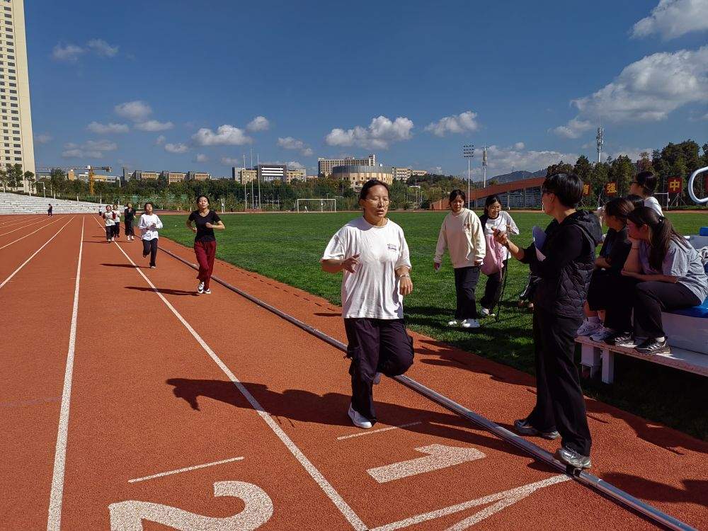 拯救“脆皮大学生”的三所高校为啥都火了？