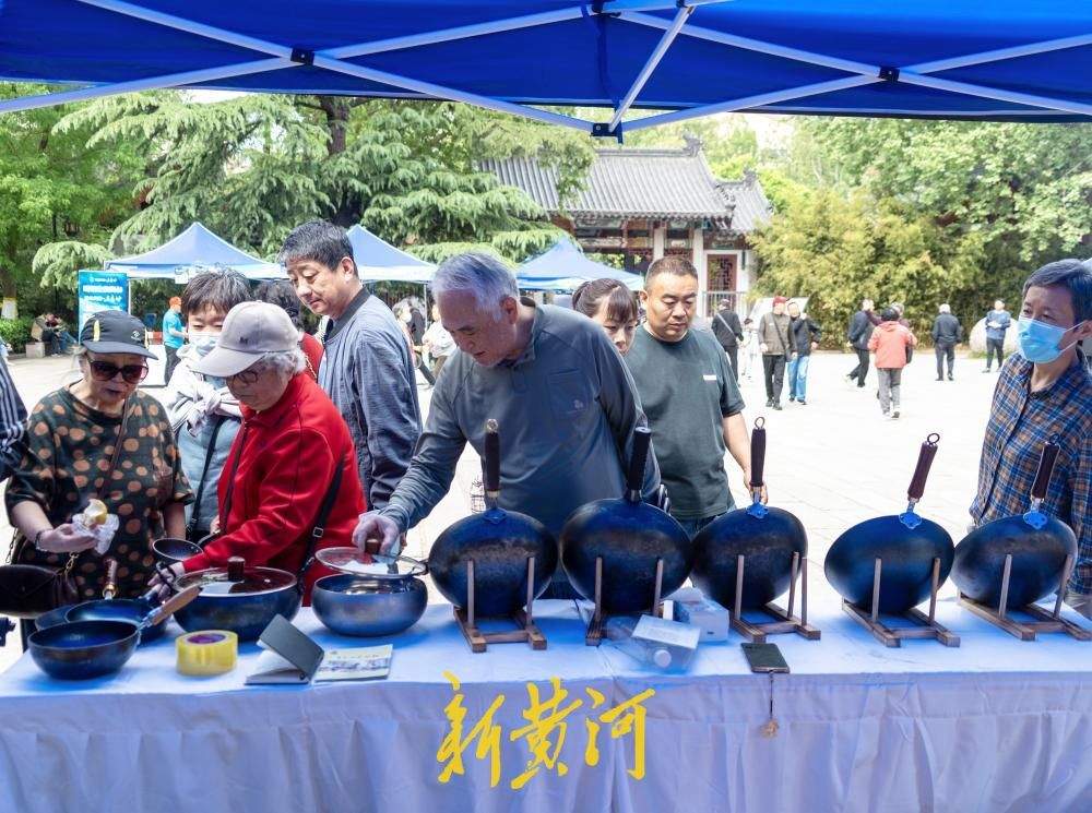 多款产品脱销 农广优品进社区活动（百花公园站）受热捧