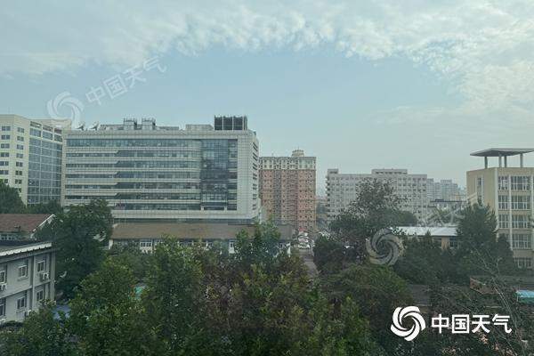 北京周末两天雷阵雨频繁 最高气温33℃至34℃ 体感闷热