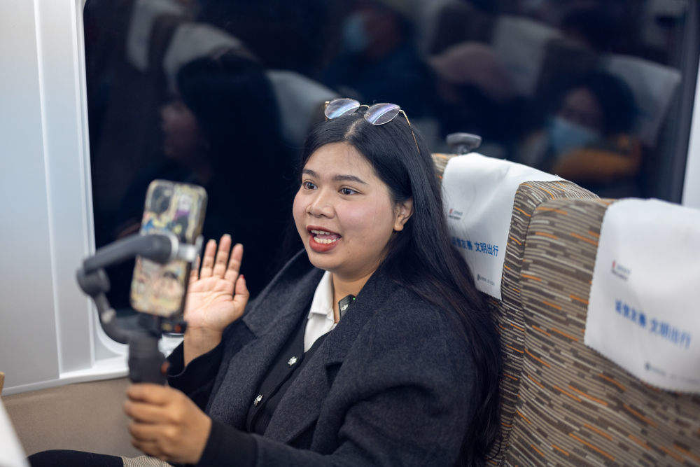 中国高铁版图再织密 高质量发展添动能