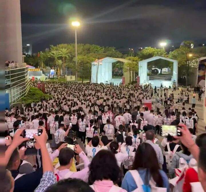 彻底火了！你认识它俩不？