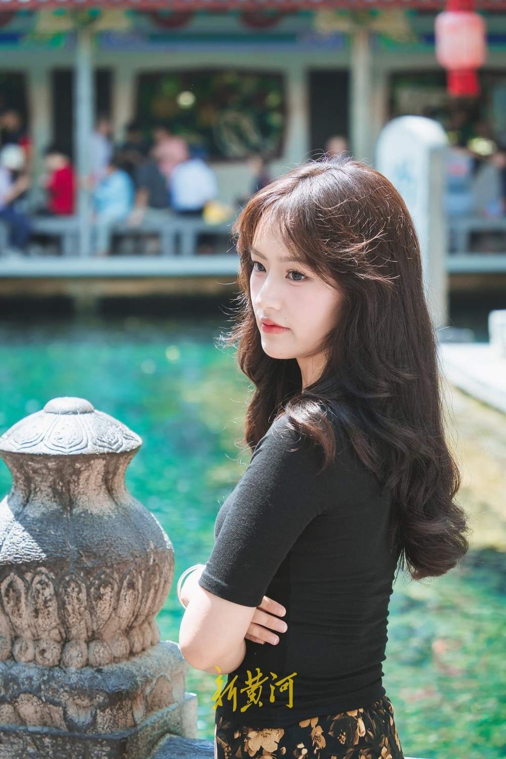 趵突泉水位单日猛涨18厘米，游客争睹胜景