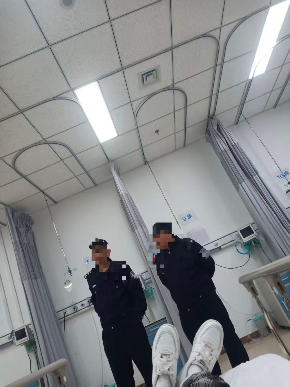 女子心脏不适打120求救,遭对方辱骂并挂电话,急救中心:接线员当时家里有事,发泄一下