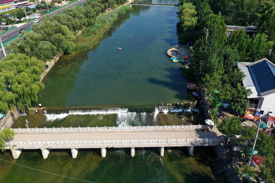 中秋的济南南山如此美丽，锦阳川绿水潺潺景色宜人