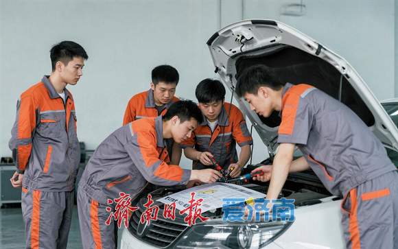 融媒·深调查丨“贵、难、远”成痛点 困在维修里的新能源车主