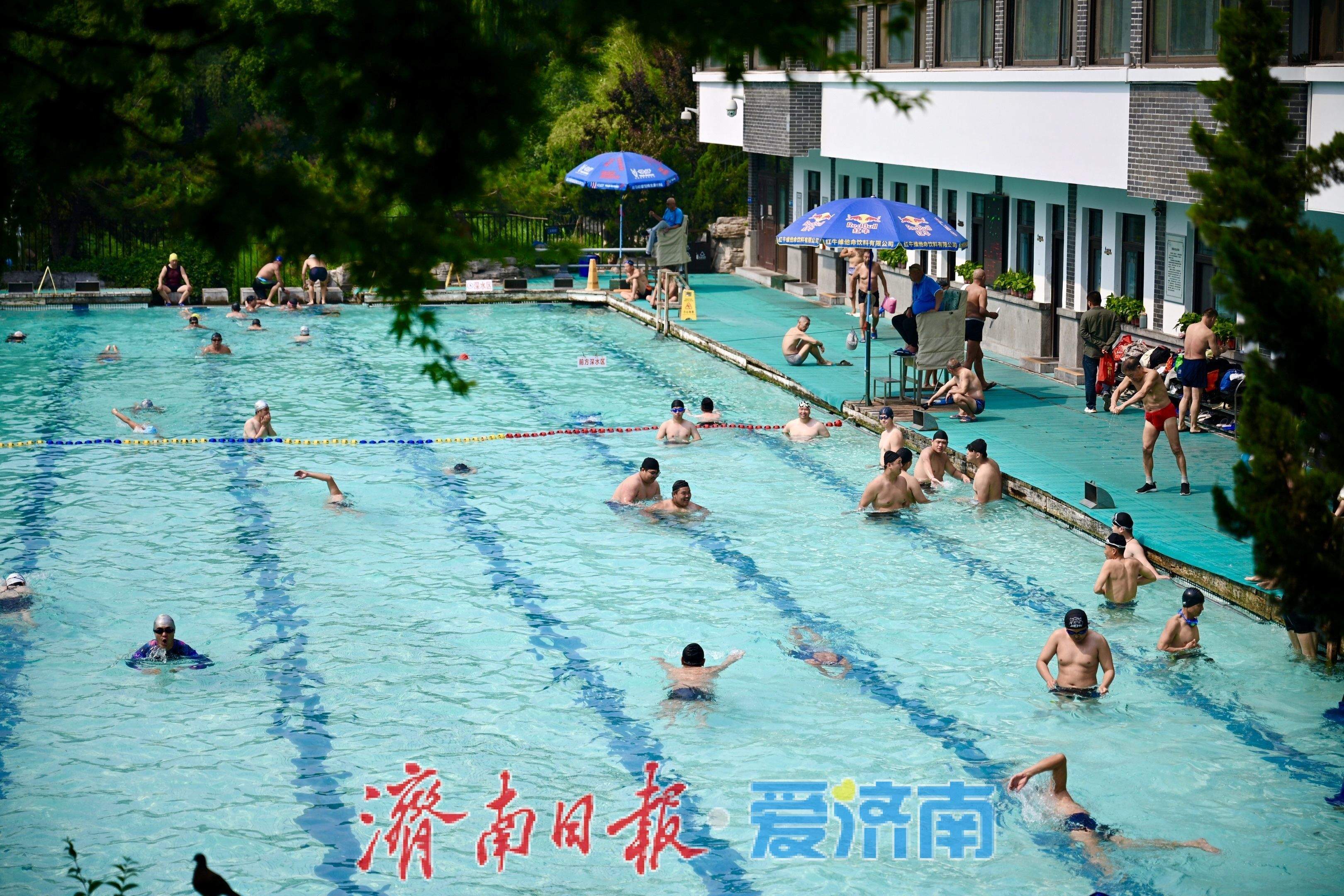济南泉水浴场成初夏“避暑天堂” 市民游客畅享天然清凉