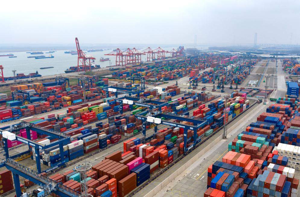 财经聚焦丨增速创近5年最高，三大关键因素支撑中国外贸起势有力
