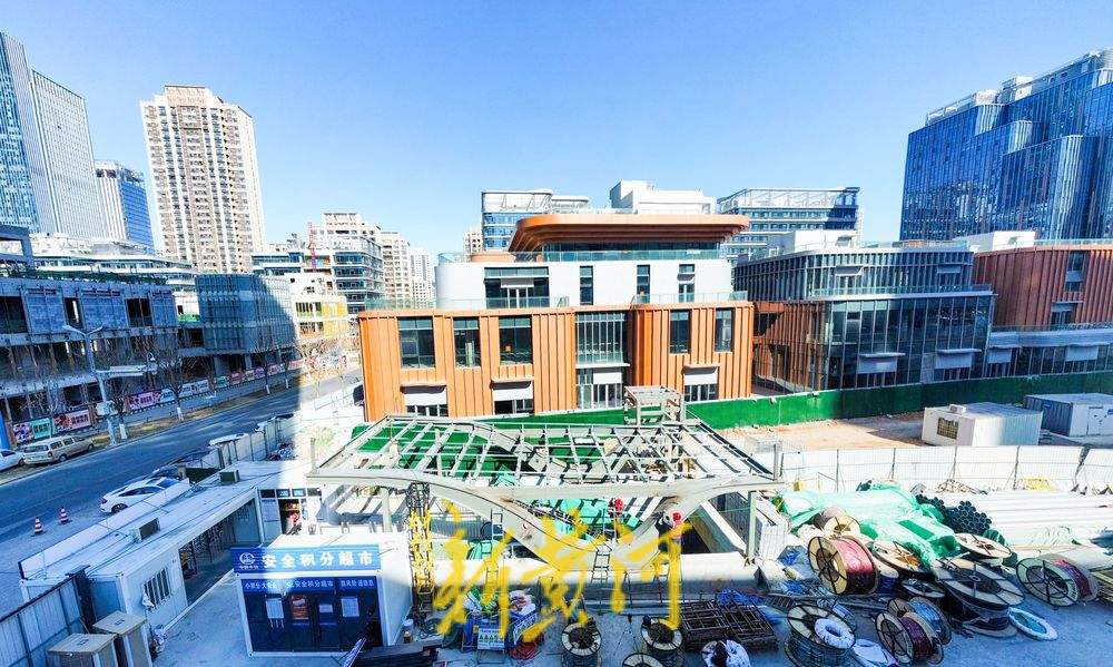 济南地铁6号线安成路站出口“露脸”，地下与地铁3号线相通