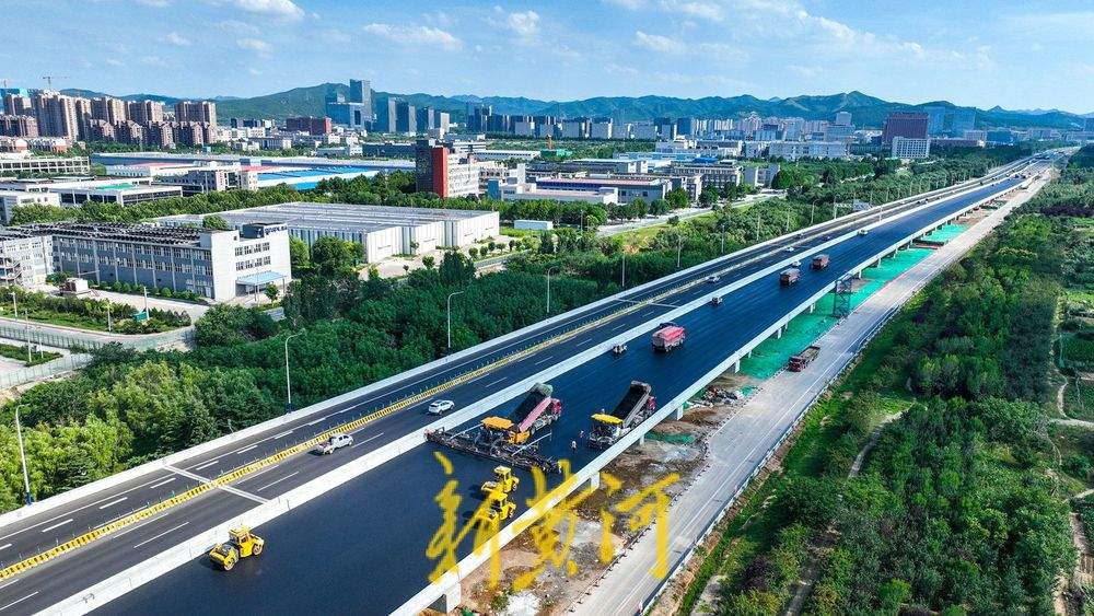 济南东绕城高速改扩建，车道“四改八”初具规模