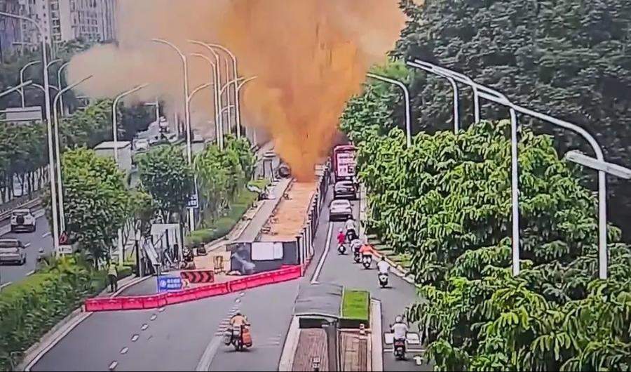 广西南宁一道路发生爆炸？当地回应