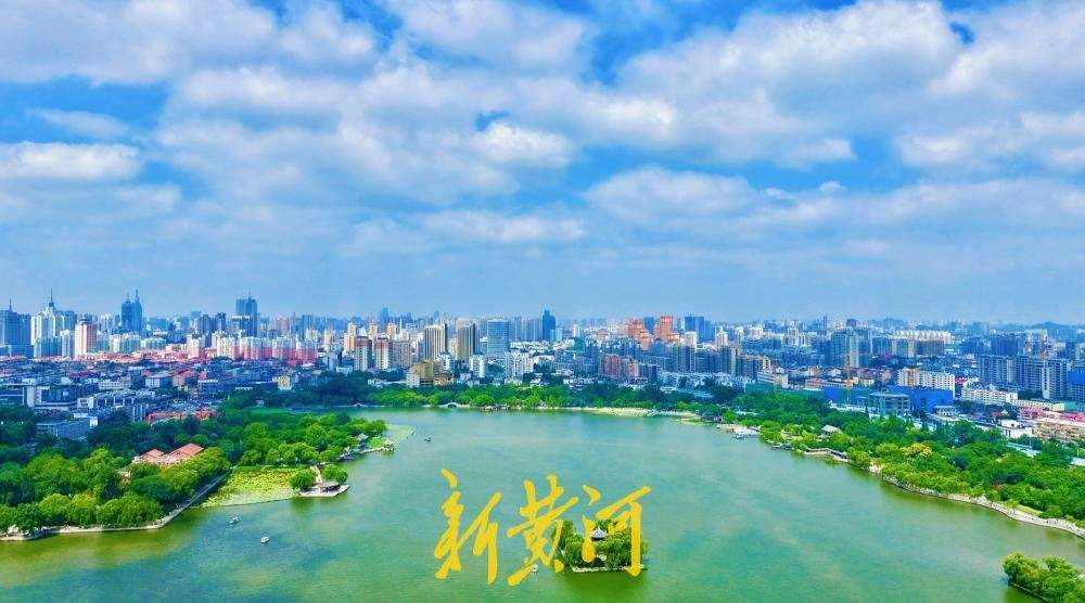 泉城雨后送走持续高温天  带来湛蓝天空白云飘