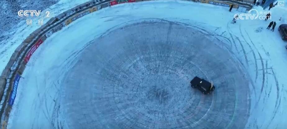 “冰雪+科考”“极寒躺冰” 特色玩法“上新”助力“冷”资源“热力全开”