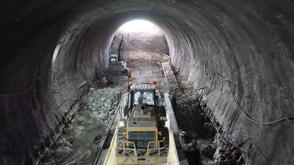 中欧班列“东通道”新建绥芬河隧道正式贯通