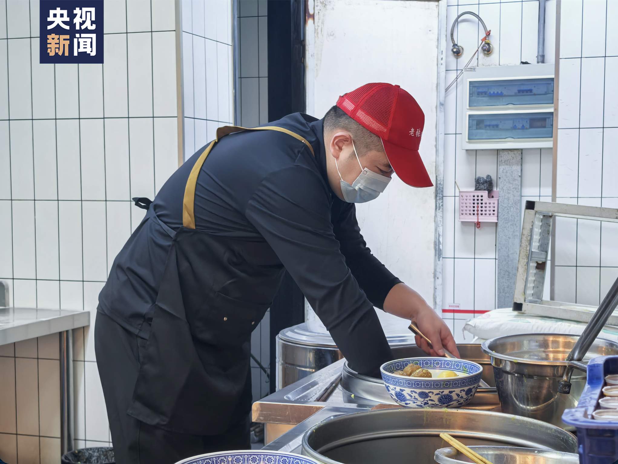 “爱心账本，存面剩余603碗！”