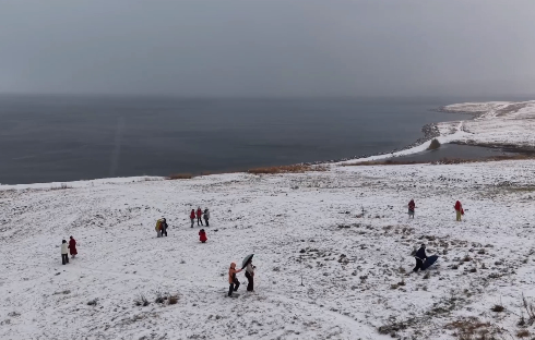 新疆天山山区迎降雪 预计明日逐渐结束