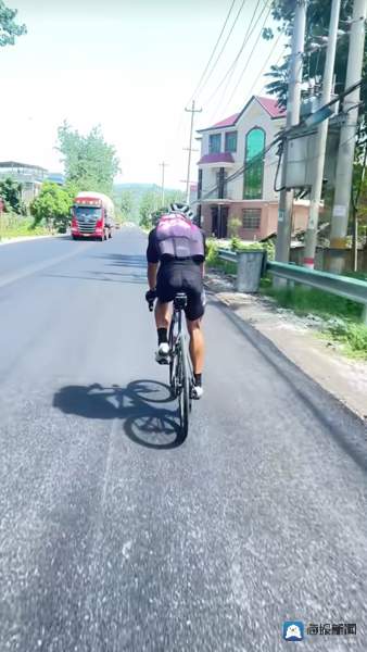 40℃出发 小伙两天骑行720公里往返南昌武汉