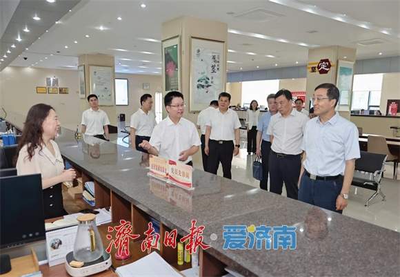 刘强调研数字政府建设时强调：深化政务服务数智赋能 持续提升治理体系和治理能力现代化水平