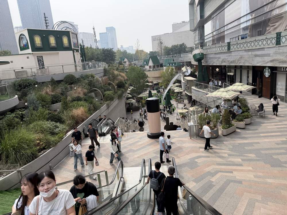 十一假期，济南东部商圈为何成了年轻人的“引力场”？